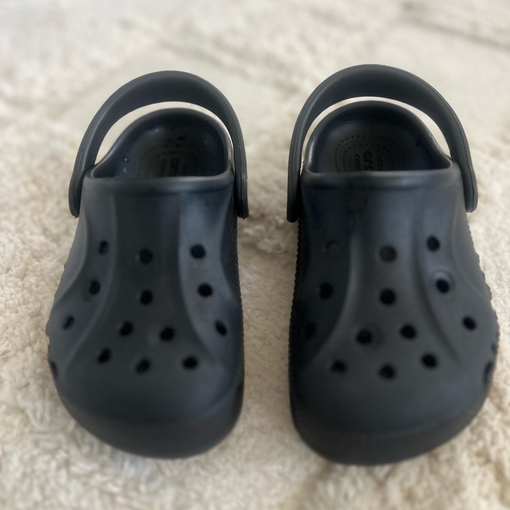 Kids Black Clogs - Picture 5 of 6